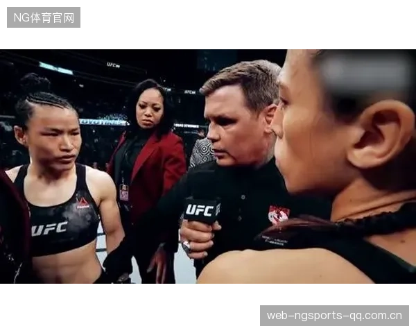 UFC冠军腰带颁发场面震撼